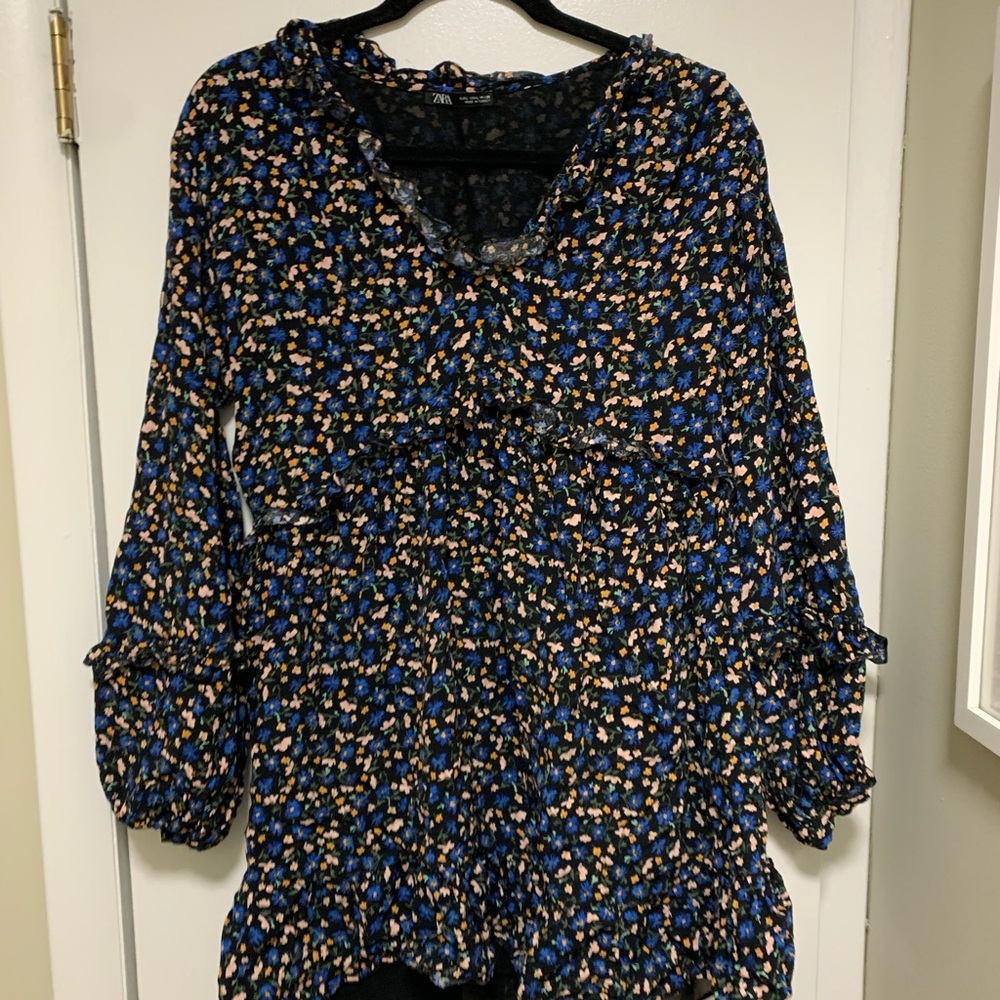 Long sleeve Zara dress with ruffles